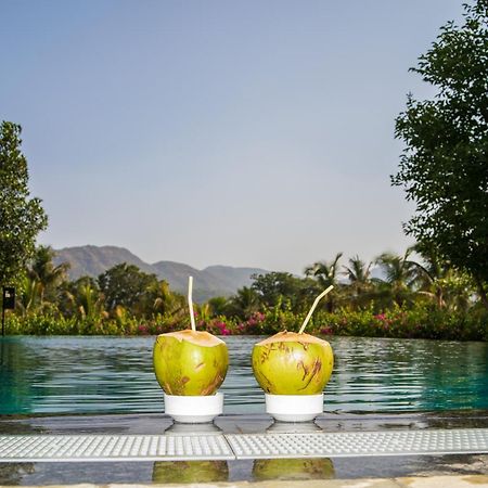 Golden Fields Resort Mulshi Exteriör bild