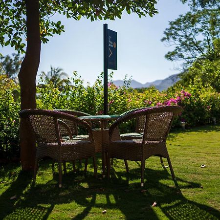 Golden Fields Resort Mulshi Exteriör bild