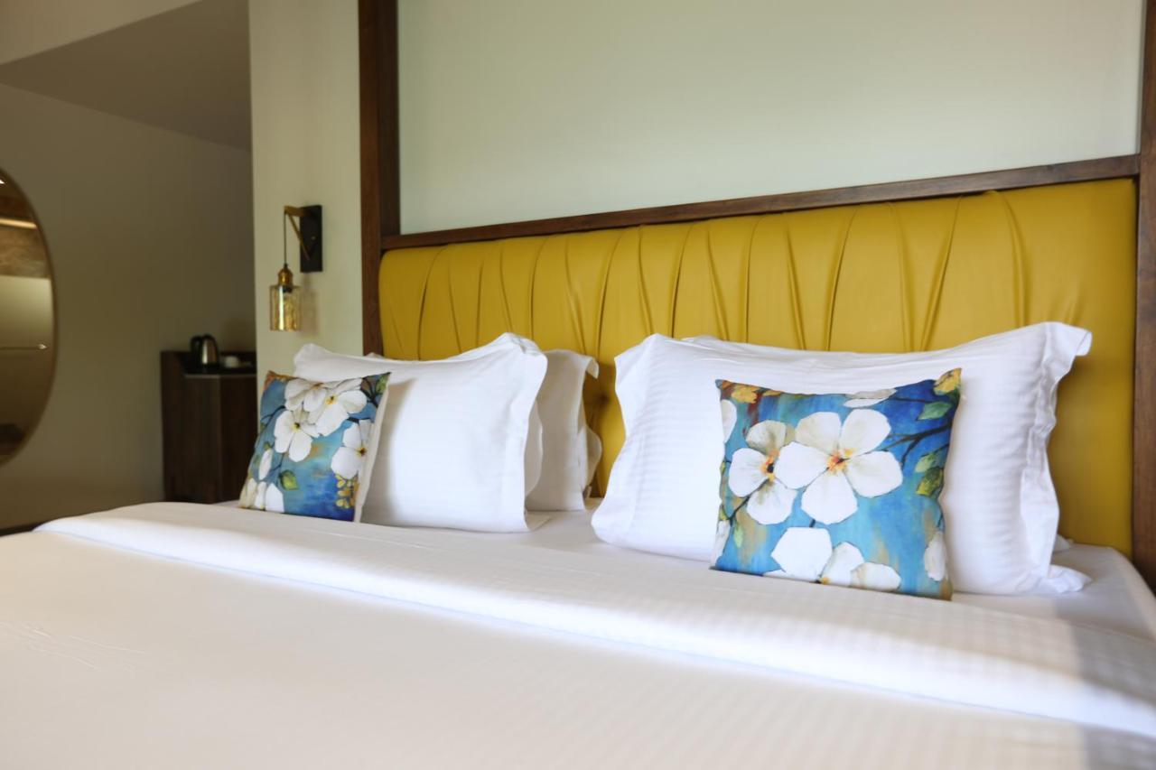 Golden Fields Resort Mulshi Exteriör bild