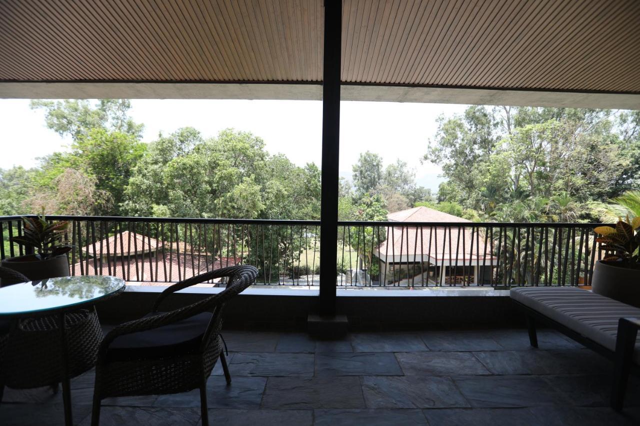 Golden Fields Resort Mulshi Exteriör bild