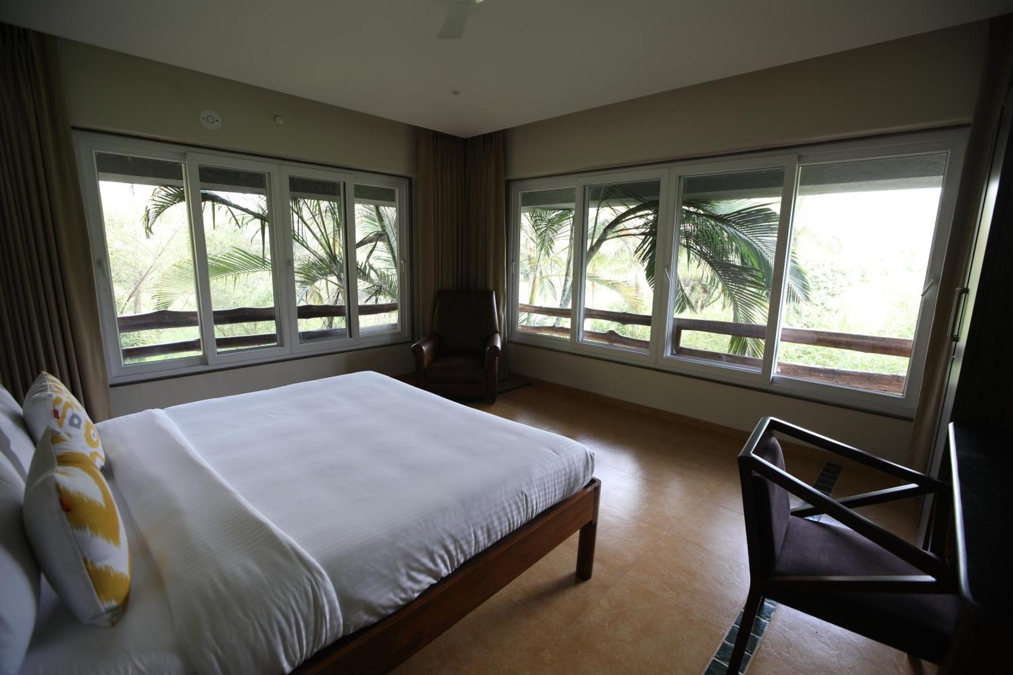 Golden Fields Resort Mulshi Exteriör bild