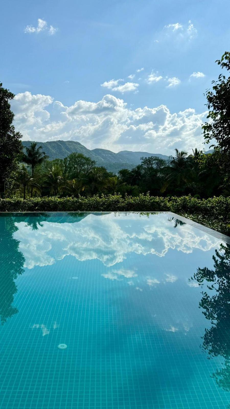 Golden Fields Resort Mulshi Exteriör bild