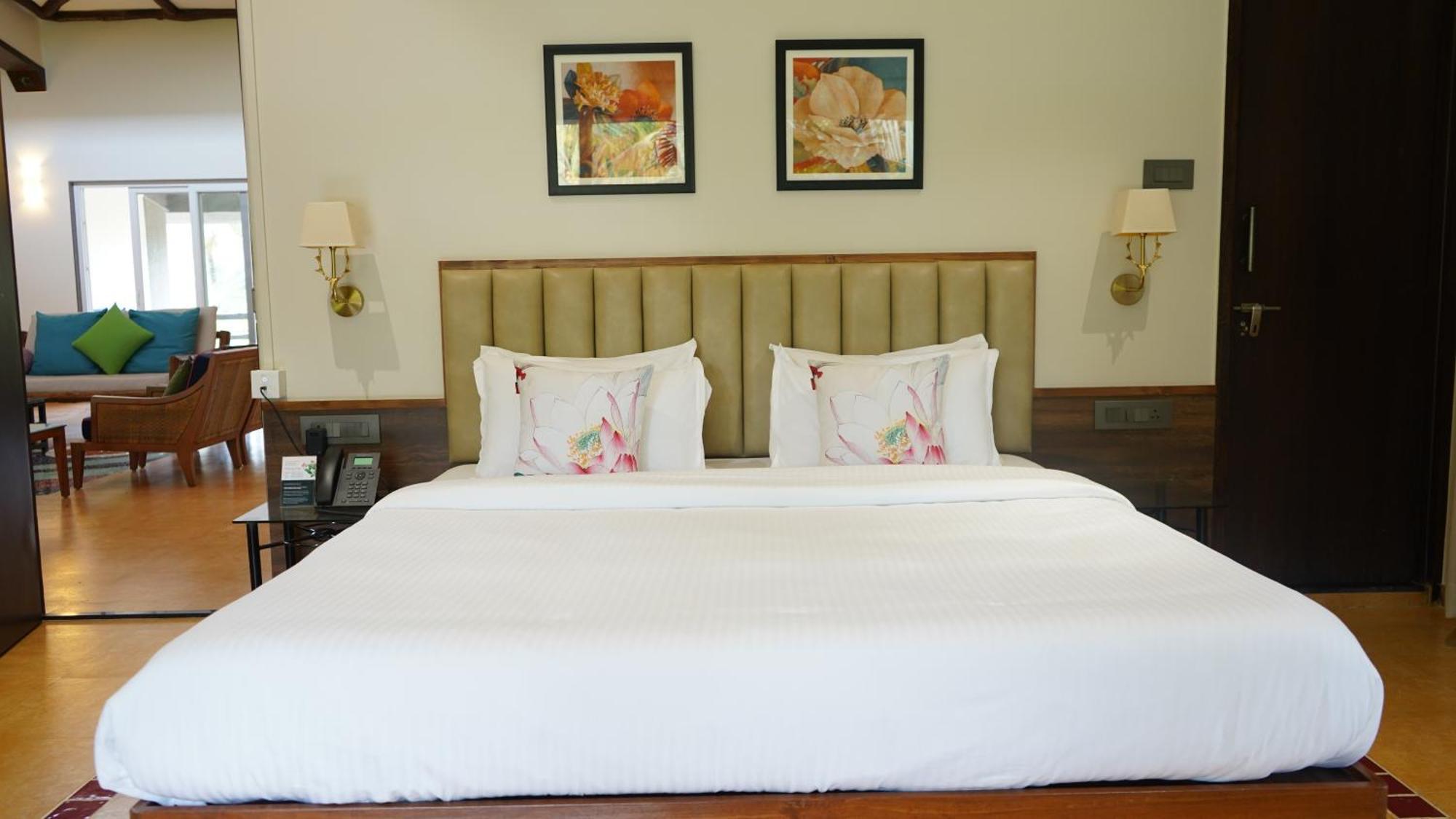 Golden Fields Resort Mulshi Exteriör bild