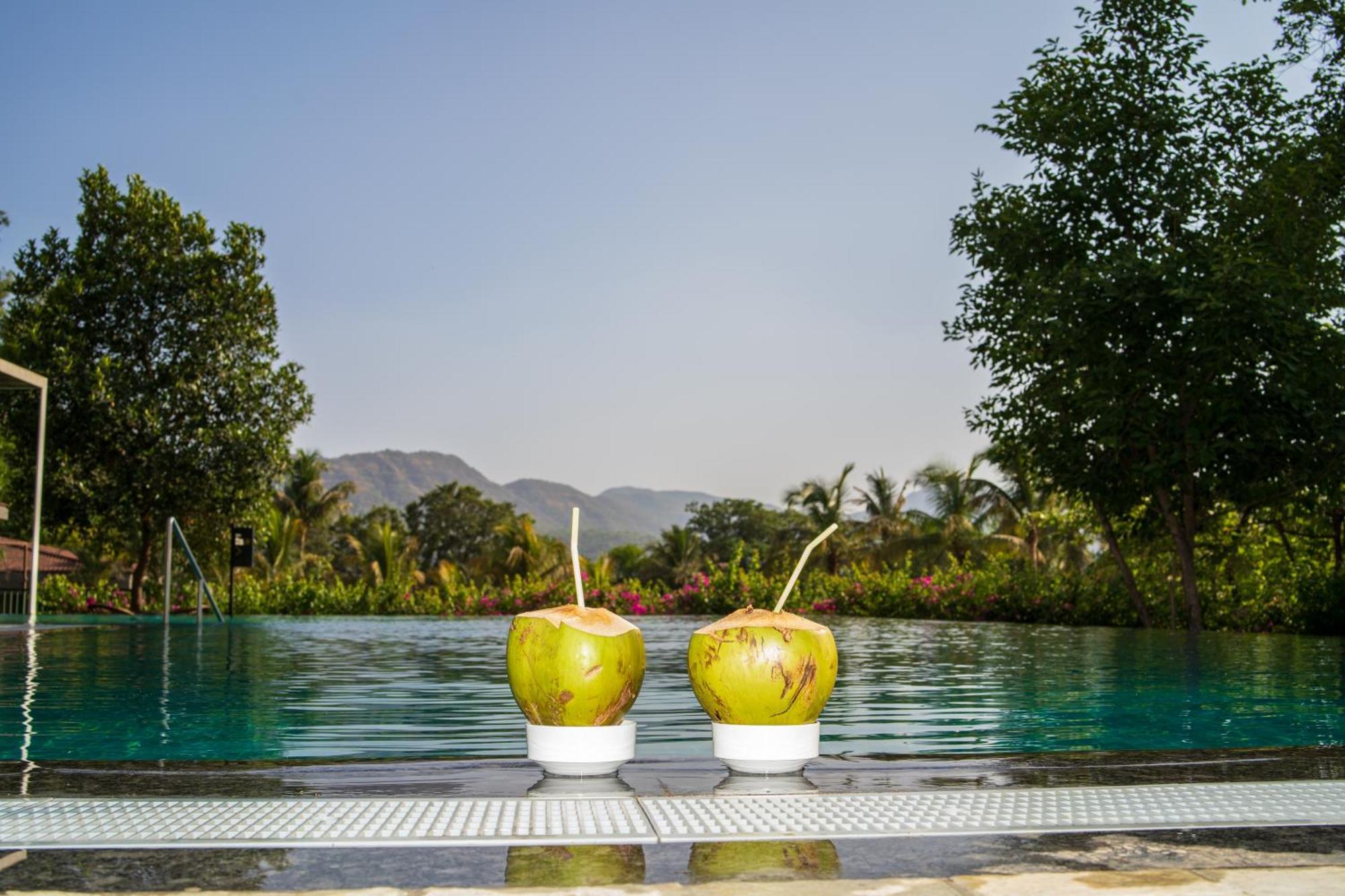Golden Fields Resort Mulshi Exteriör bild